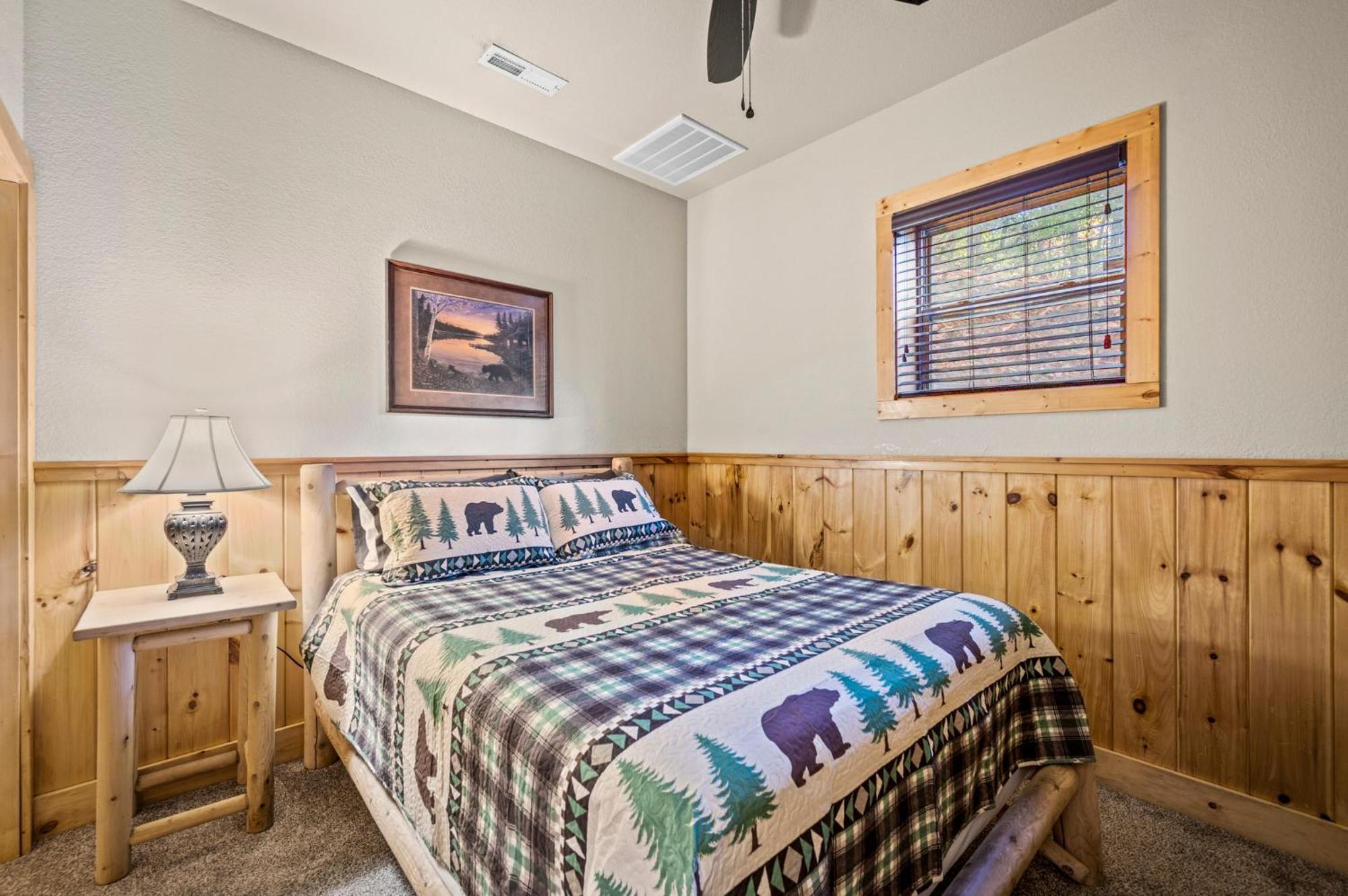 Relaxation Retreat - Pickleball Cabin - Wi-Fi, Fire Pit With Bar, Game Room, Hot Tub, Pool Access - Mins To Pf Sevierville Exterior photo