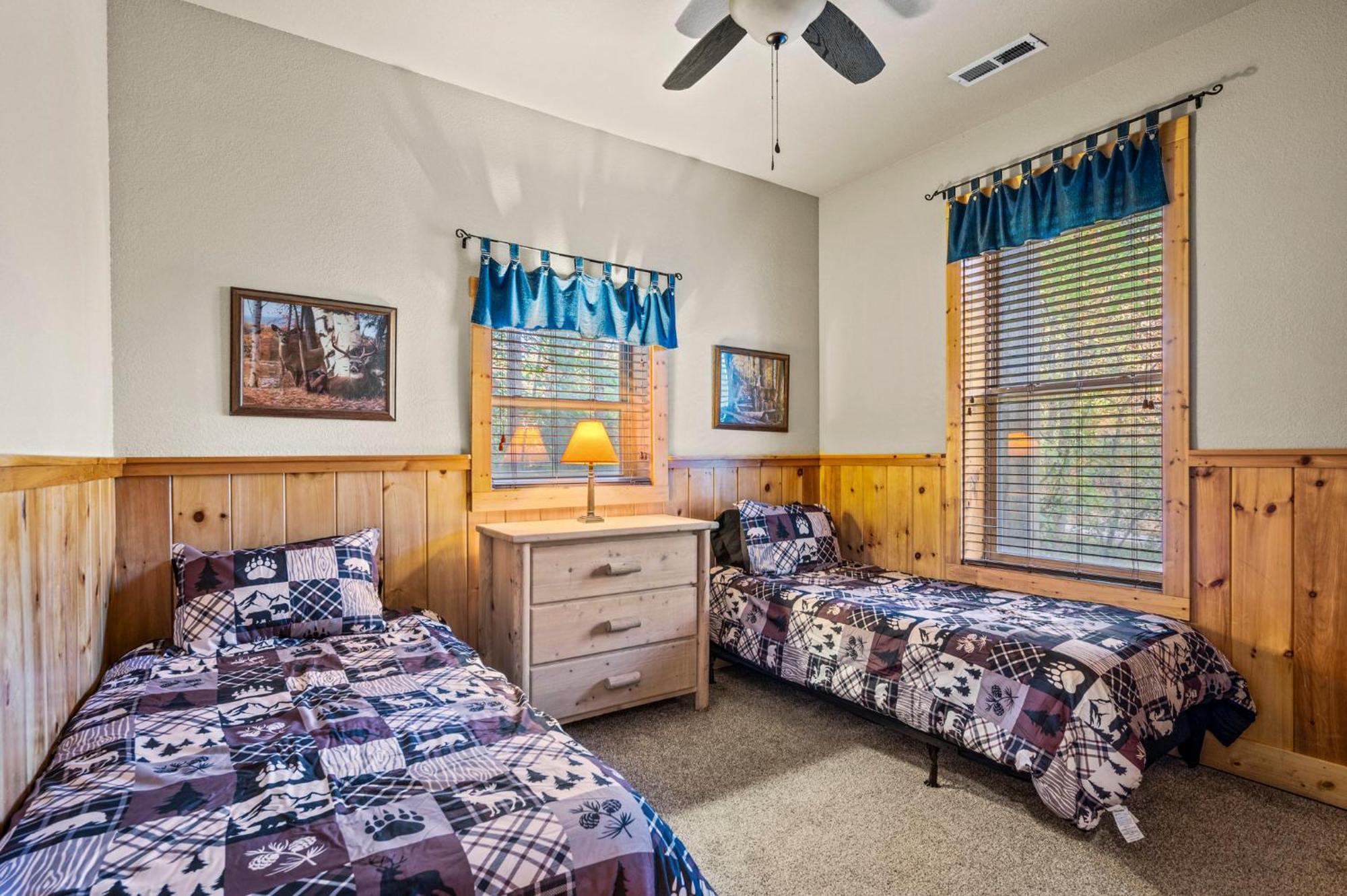 Relaxation Retreat - Pickleball Cabin - Wi-Fi, Fire Pit With Bar, Game Room, Hot Tub, Pool Access - Mins To Pf Sevierville Exterior photo