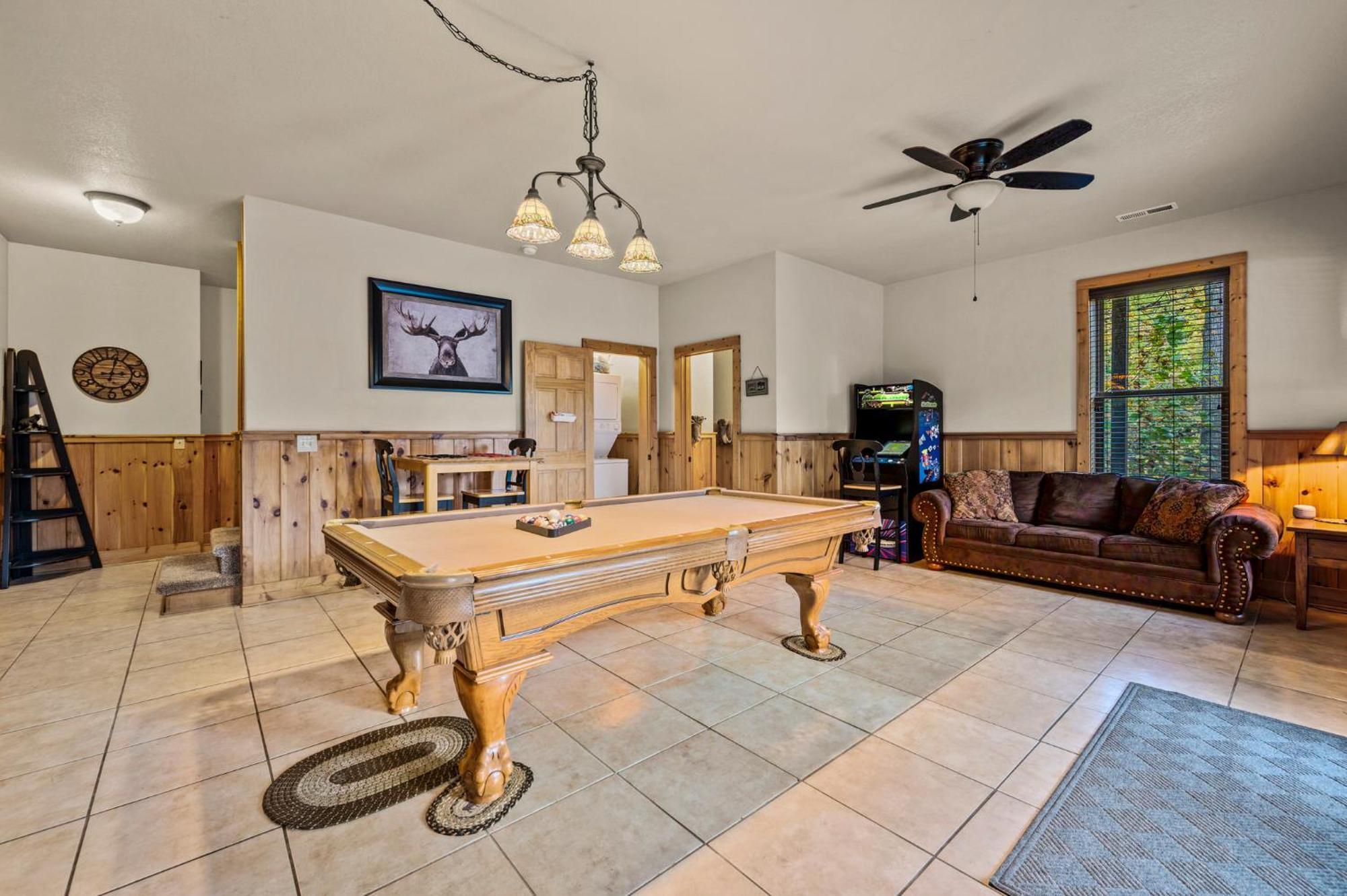 Relaxation Retreat - Pickleball Cabin - Wi-Fi, Fire Pit With Bar, Game Room, Hot Tub, Pool Access - Mins To Pf Sevierville Exterior photo